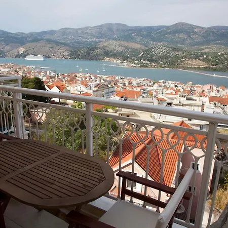 Διαμέρισμα Litos *